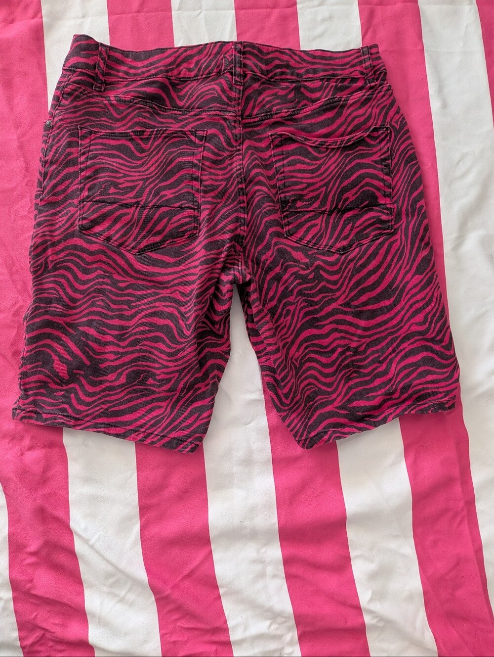ASOS Black and Hot Pink Zebra Print Denim Mens Shorts - Picture 5 of 5